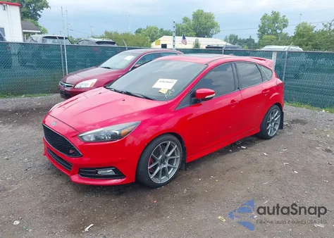 2015 Ford Focus St z USA, uszkodzony, nr VIN 1FADP3L95FL309212
